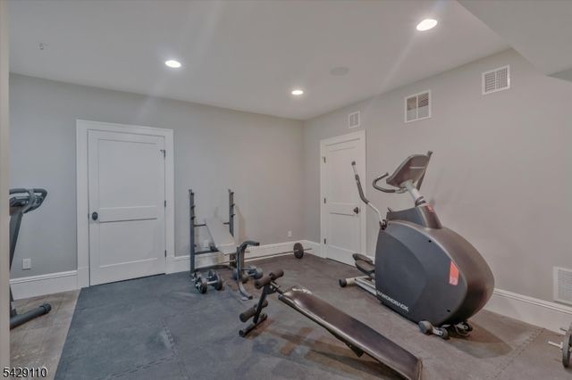 151 Lookout Rd, Mountain Lakes Boro, NJ 07046
