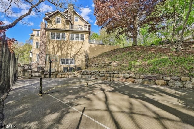 151 Lookout Rd, Mountain Lakes Boro, NJ 07046