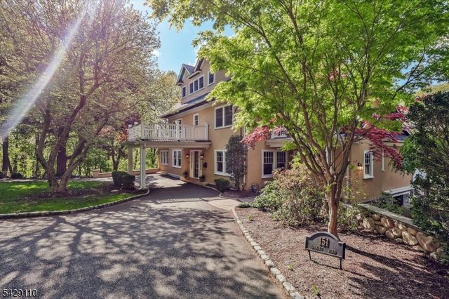 151 Lookout Rd, Mountain Lakes Boro, NJ 07046