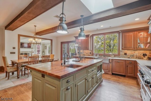 151 Lookout Rd, Mountain Lakes Boro, NJ 07046
