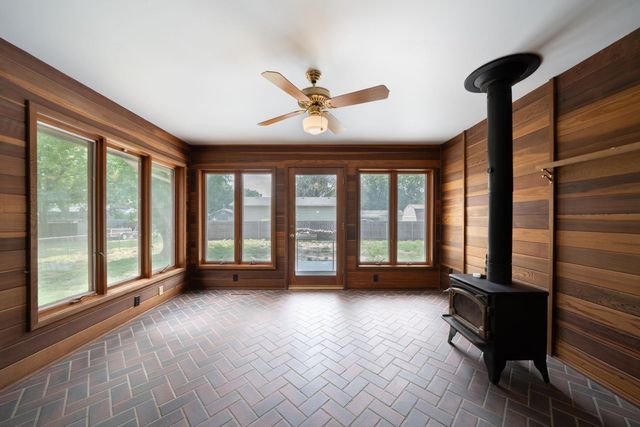 1837 N Mt Carmel, Wichita, KS 67203