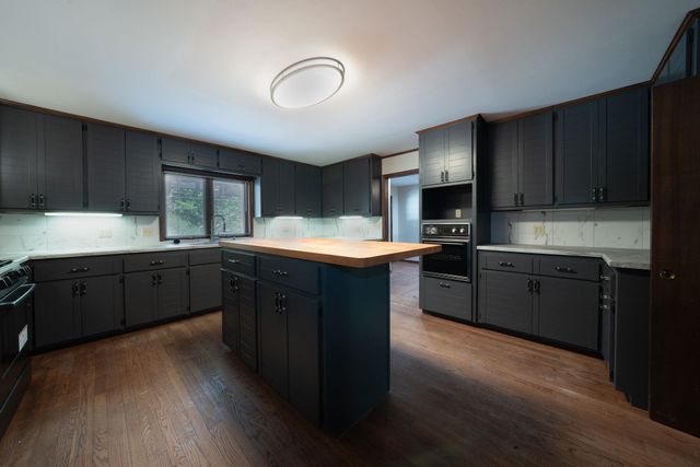 1837 N Mt Carmel, Wichita, KS 67203