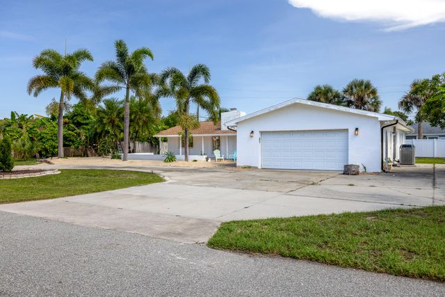 425 Tenth Avenue, Indialantic, FL 32903