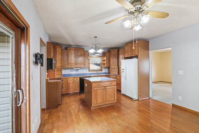 1112 Liberty Street, Pella, IA 50219