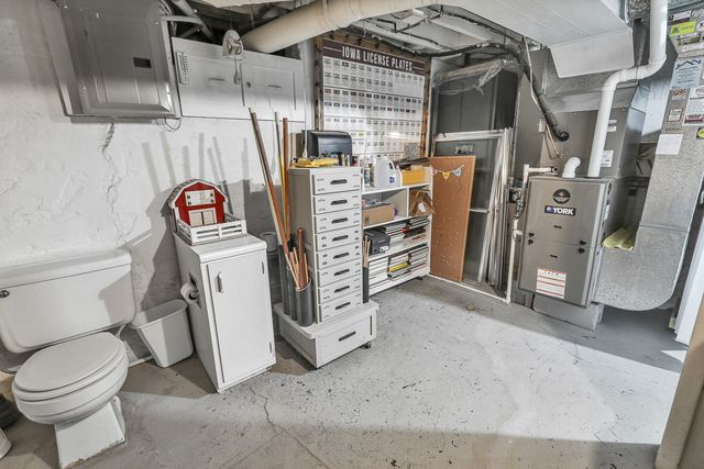 1112 Liberty Street, Pella, IA 50219