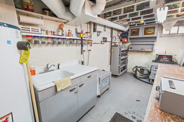 1112 Liberty Street, Pella, IA 50219