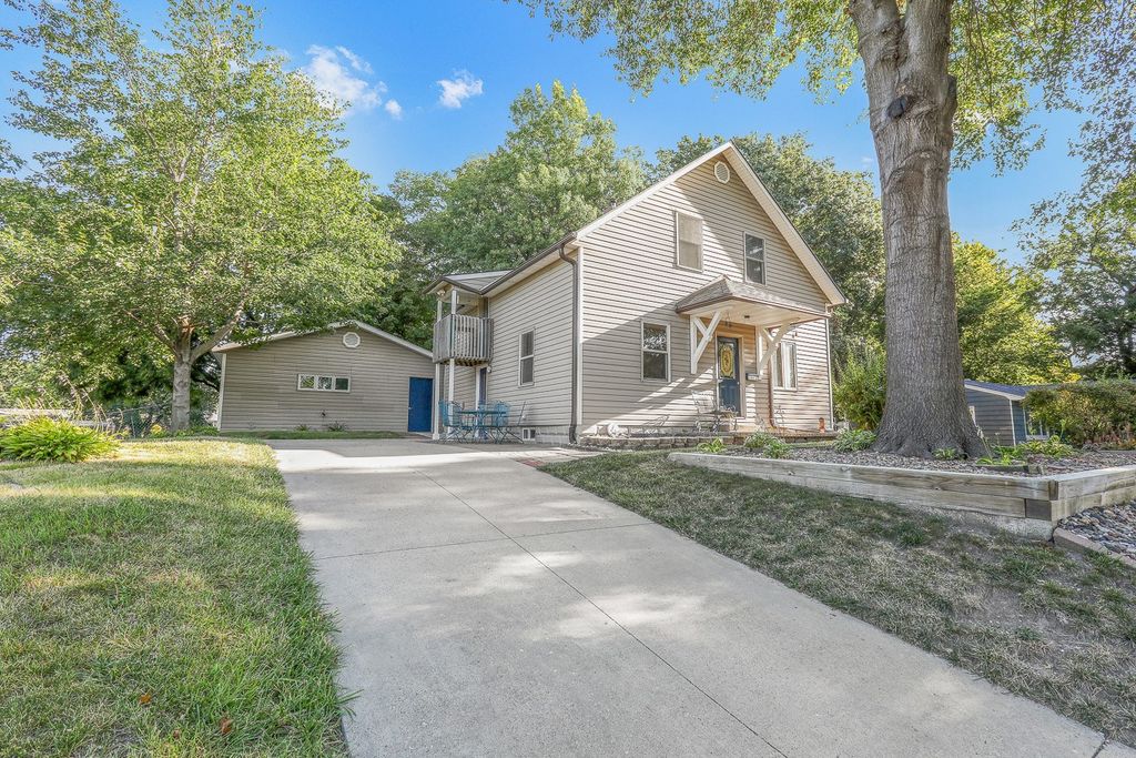 1112 Liberty Street, Pella, IA 50219