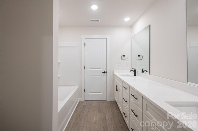 647 E Sharpe Street, Statesville, NC 28677