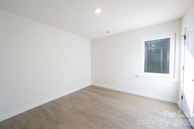 647 E Sharpe Street, Statesville, NC 28677