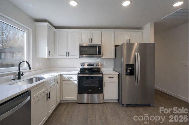 647 E Sharpe Street, Statesville, NC 28677