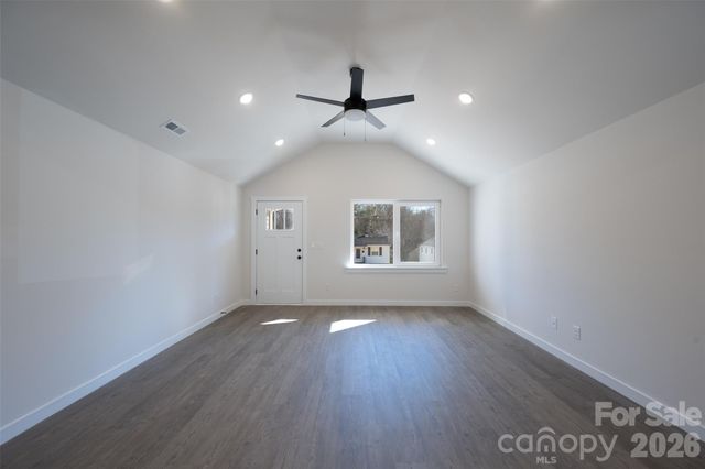 647 E Sharpe Street, Statesville, NC 28677