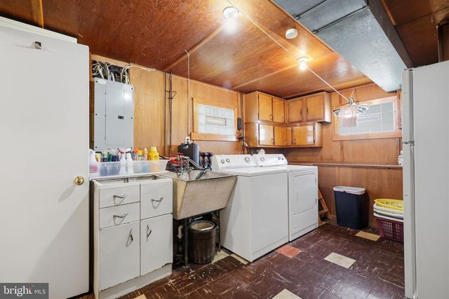 8000 COLFAX ST, Philadelphia, PA 19136