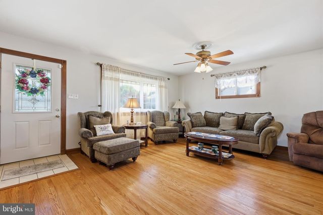 8000 COLFAX ST, Philadelphia, PA 19136