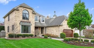 2S517 Danbury Drive, Glen Ellyn, IL 60137