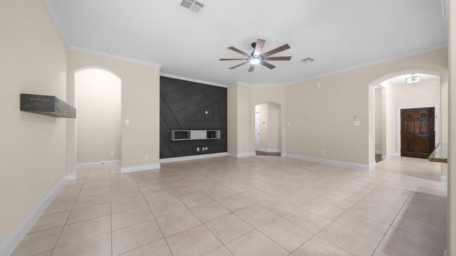 8403 Creekside Timbers Drive, Tomball, TX 77375