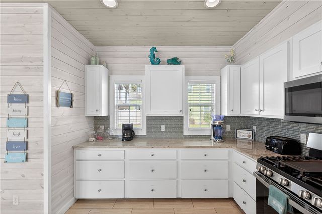624 Banyan Beach Dr, Port Aransas, TX 78373