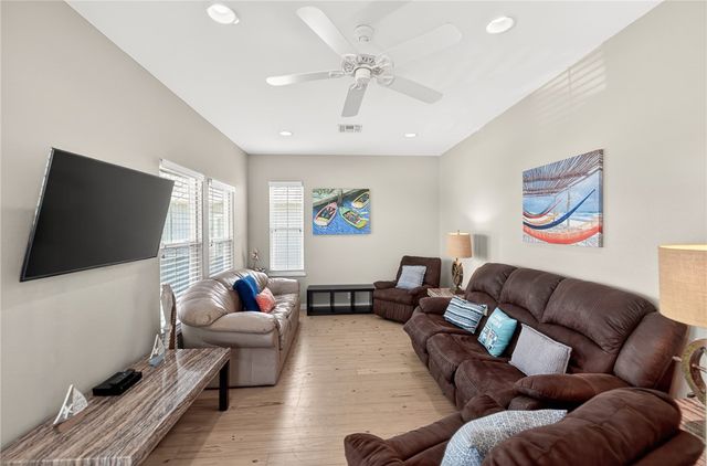 624 Banyan Beach Dr, Port Aransas, TX 78373