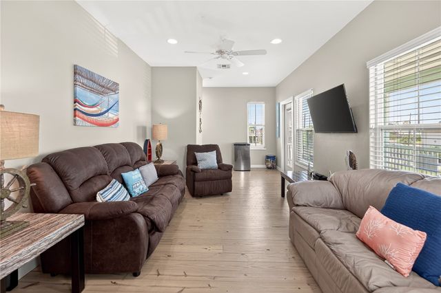 624 Banyan Beach Dr, Port Aransas, TX 78373