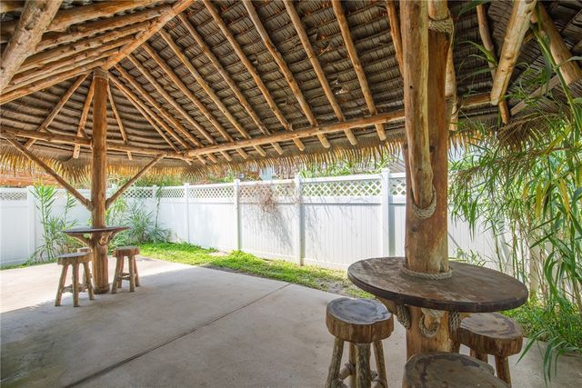 624 Banyan Beach Dr, Port Aransas, TX 78373