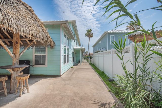 624 Banyan Beach Dr, Port Aransas, TX 78373