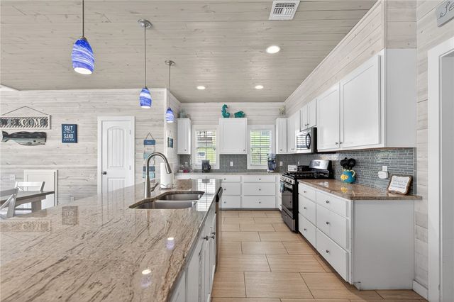 624 Banyan Beach Dr, Port Aransas, TX 78373