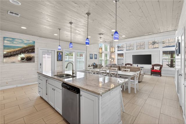 624 Banyan Beach Dr, Port Aransas, TX 78373