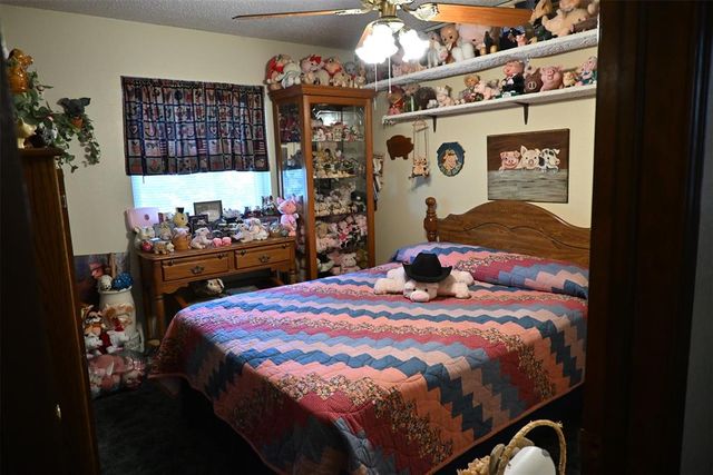 432 E Carson Lane, Mustang, OK 73064