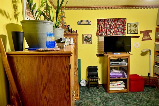 432 E Carson Lane, Mustang, OK 73064