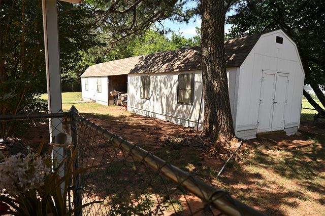432 E Carson Lane, Mustang, OK 73064