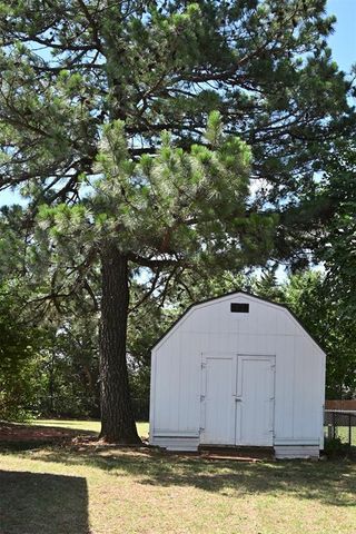 432 E Carson Lane, Mustang, OK 73064