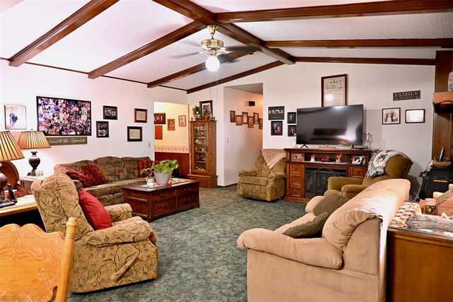 432 E Carson Lane, Mustang, OK 73064