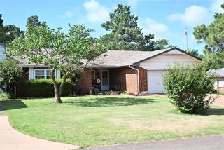 432 E Carson Lane, Mustang, OK 73064