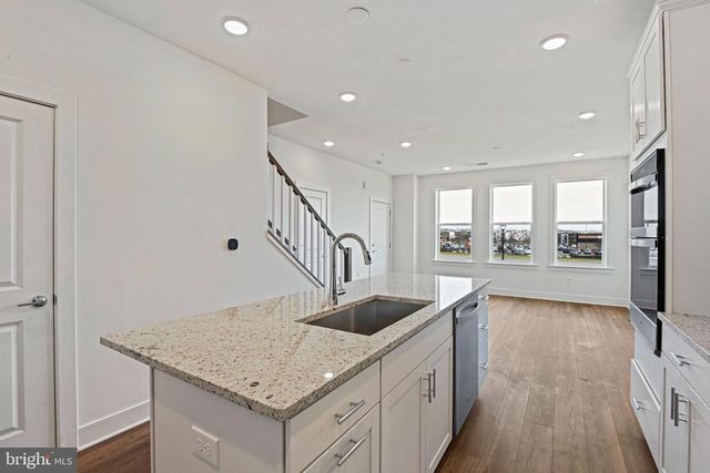 19872 YELLOW DAISY TER, Ashburn, VA 20147