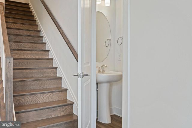 19872 YELLOW DAISY TER, Ashburn, VA 20147