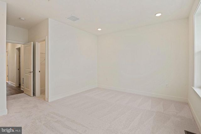 19872 YELLOW DAISY TER, Ashburn, VA 20147