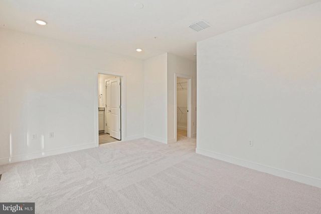 19872 YELLOW DAISY TER, Ashburn, VA 20147