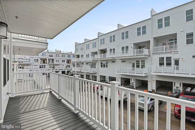 19872 YELLOW DAISY TER, Ashburn, VA 20147