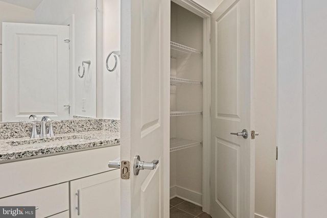 19872 YELLOW DAISY TER, Ashburn, VA 20147