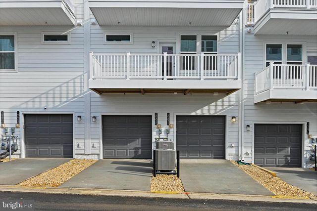 19872 YELLOW DAISY TER, Ashburn, VA 20147