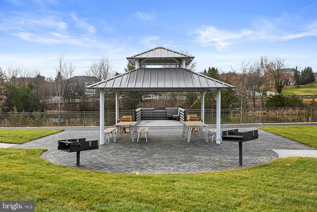 19872 YELLOW DAISY TER, Ashburn, VA 20147