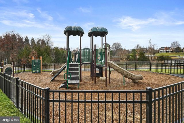 19872 YELLOW DAISY TER, Ashburn, VA 20147