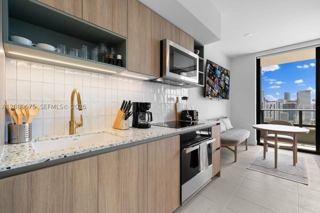 159 NE 6th St 3206, Miami, FL 33132