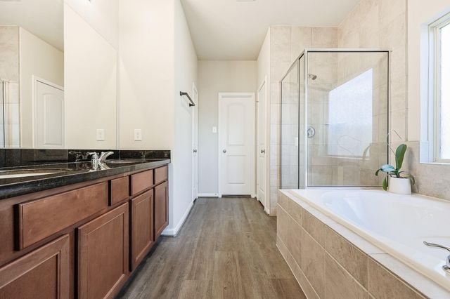 10423 Rochester Hills Lane, Tomball, TX 77375