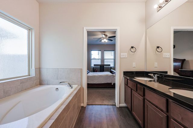 10423 Rochester Hills Lane, Tomball, TX 77375