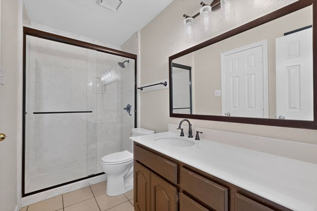 712 Regalwood Drive, Desoto, TX 75115