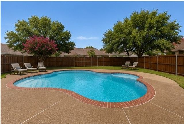 712 Regalwood Drive, Desoto, TX 75115