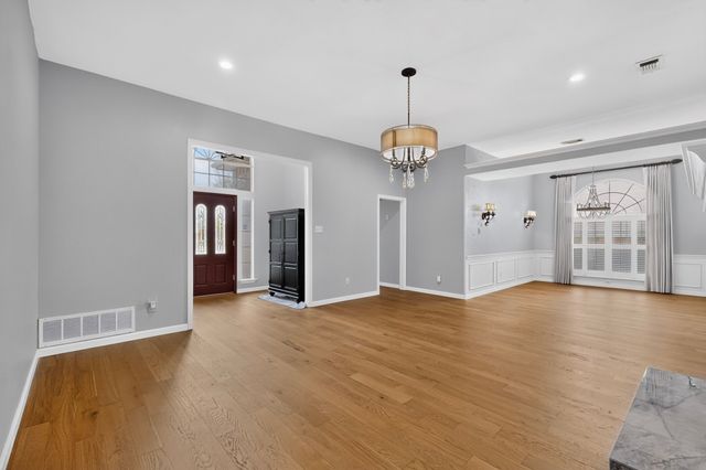 712 Regalwood Drive, Desoto, TX 75115