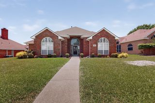 712 Regalwood Drive, Desoto, TX 75115