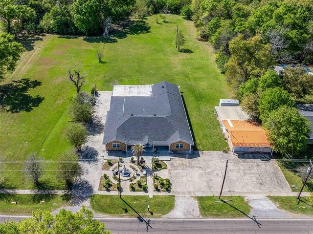 301 N Thomson Ave Avenue, Iowa, LA 70647