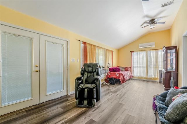 301 N Thomson Ave Avenue, Iowa, LA 70647